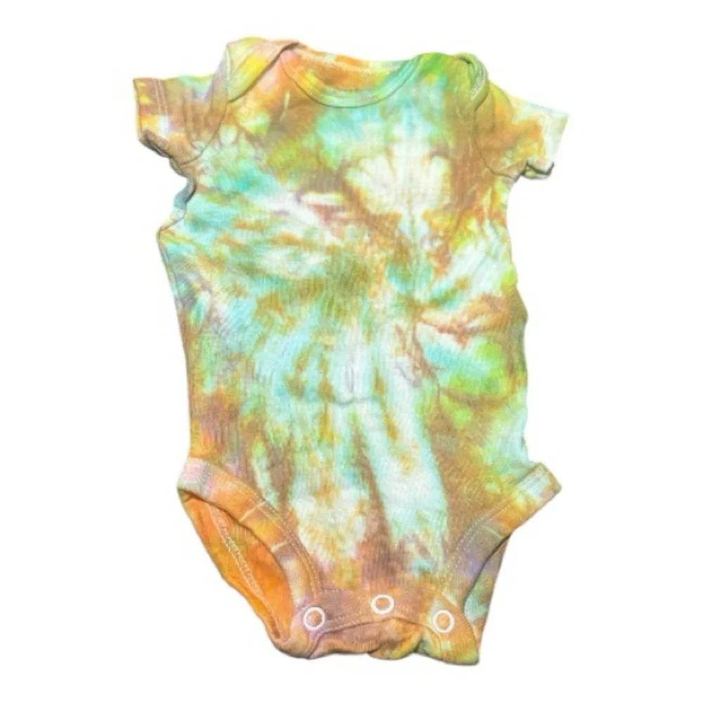 BUNDLE CARTER’S 3 Pieces Tie-Dye Onsies